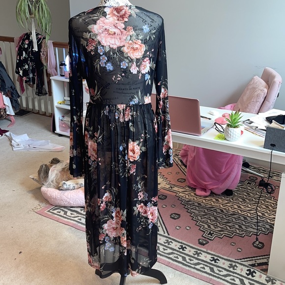 Lace & Crochet Cover Up / Robe by Rue21 - Picture 7 of 8